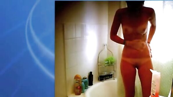 Eine gewöhnliche sexfilme kostenlos reife frauen Prostituierte im Badezimmer, die sich im Schlafzimmer versteckt