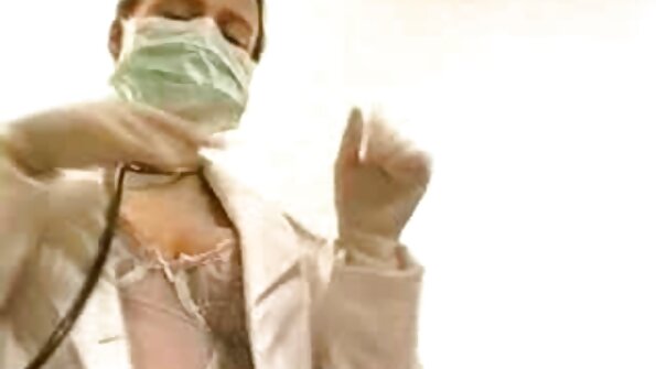 Vera kam vom reife frauen porno kostenlos Stadtrand, um mit Vasco zu schlafen.