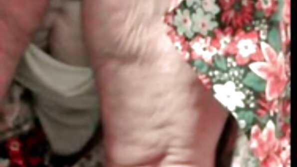 Ich erwischte reife porno videos meine Stiefschwester beim Masturbieren und beschloss, einer Schönheit zu helfen