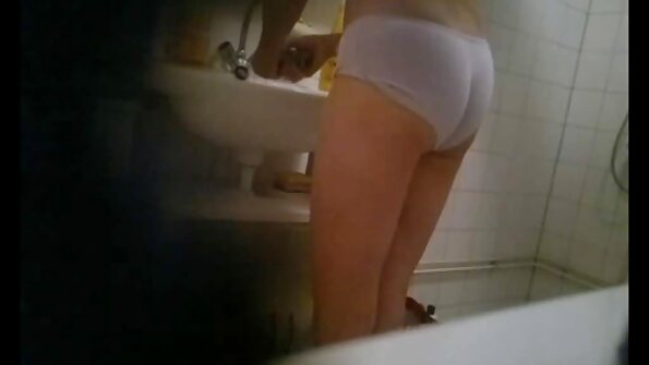 Die Mitbewohnerin zeigte ihren schönen kostenlose sexfilme von reifen frauen Körper in allen Posen