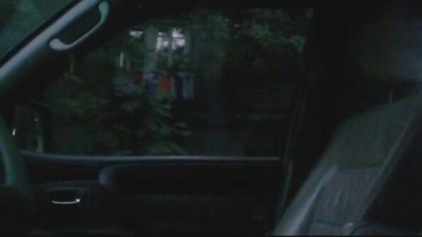 Obwohl Alena verheiratet ist, hat kostenlose pornos mit älteren frauen sie einen Liebhaber.