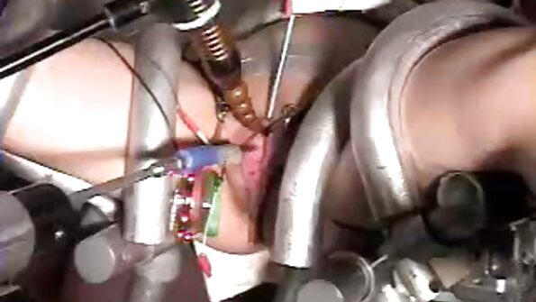 ein heißes Passagiermädchen mit nasser Muschi reitet reife mature porno auf meinem Schwanz