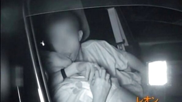 Es ist noch nicht die Saison, also kannst du mich am Strand porno kostenlos reife frauen küssen