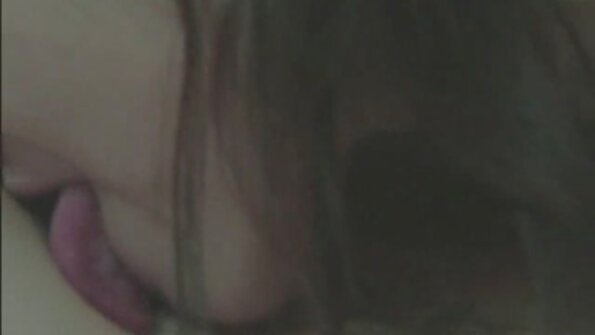 Ehemann porno reife damen erlaubt Freund, seine Frau ohne Kondom zu küssen