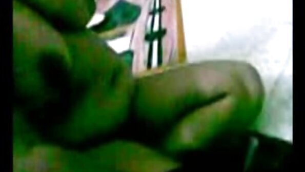 Er küsste seine Freundin im Badezimmer auf Mund und porno reife frauen kostenlos Muschi