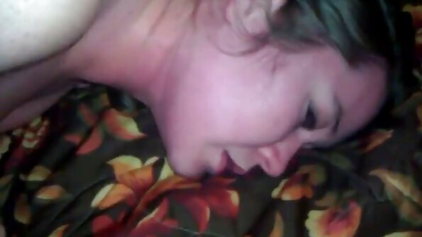 einem Neuling macht kostenlose sexfilme mit reifen frauen es nichts aus, eine Mitbewohnerin an sich zu haben.