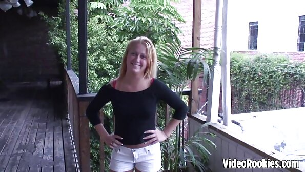 während ihre reife frauen sexfilme Eltern weg waren, lud die 18-Jährige ihren Freund ein, sie zu besuchen.