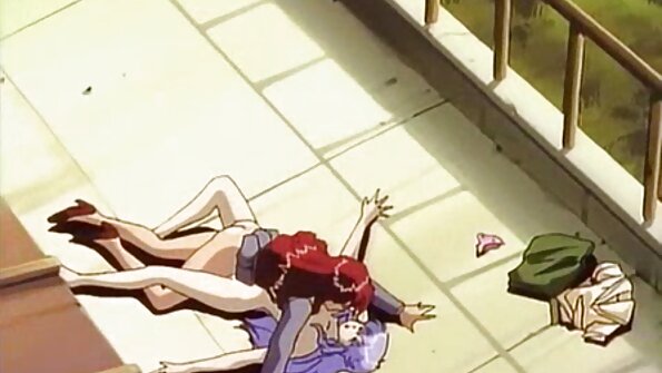 fick ihn, nachdem er mit einem sexfilme reife frauen Fremden gerannt ist.