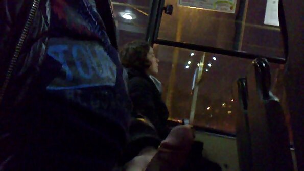 Eine liebende Frau wird zum ersten pornofilme mit frauen ab 60 Mal zu dritt einen Fremden und ihren Ehemann küssen