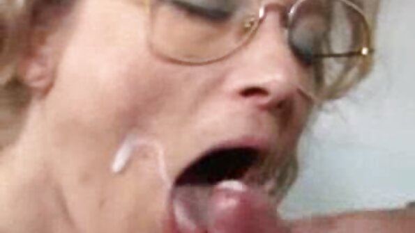 Ohne Alkohol könntest du mich nicht so küssen. reife frauen sex filme