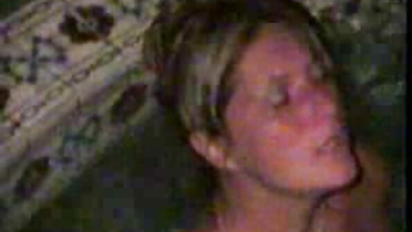 Nach reife frauen porno kostenlos einer Flasche Wein wurde sie zu einer seltsamen Transgender-Prostituierten