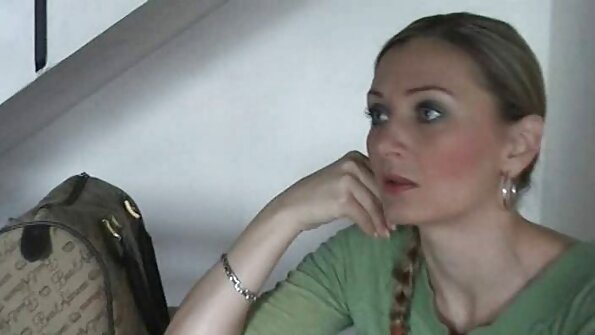 ein Fremder kostenlose pornos reife frauen im BDSM-Stil.