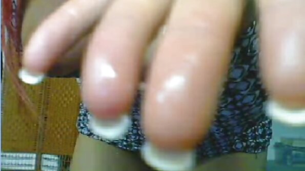 Masturbieren in schönen rosa Kleidern kostenlose pornofilme mit älteren frauen