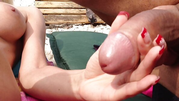 Er nahm den Taxifahrer in den Mund und bezahlte in Naturalien. free porno reife frauen