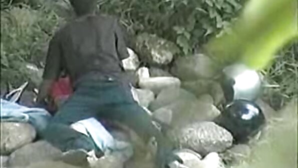 Sex porno video reife frauen im Büro mit einer jungen russischen Sekretärin