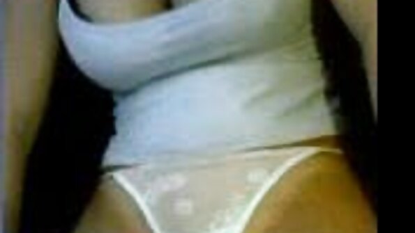 einem sexfilme von reifen frauen potenziellen Verlobten ihren Arsch zeigen