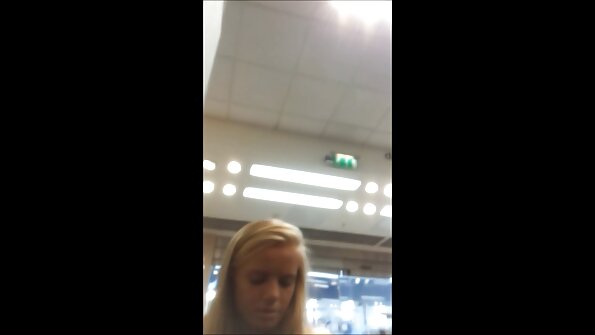 Große natürliche Titten hüpften beim reife frauen ab 40 porno Küssen eines Mädchens