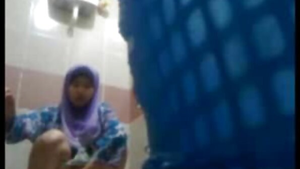 Ich bin mit porno reife hausfrauen meiner Stieftochter im selben Bett aufgewacht