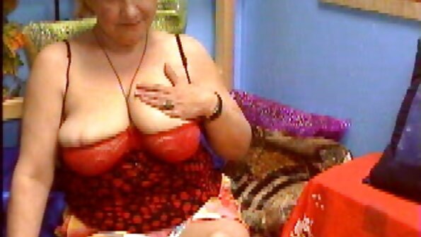 Im Kondom werde ich von einem harten Schwanz penetriert sexfilme reife frauen