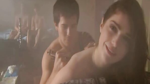 gefangen in den Händen reife frauen sexfilme eines Spions, der ein Mädchen beim Sonnenbaden fickt