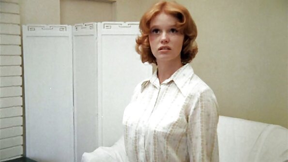 Ich kostenlose reife frauen sexfilme werde ein 18-jähriges Mädchen küssen, während ich Pornos schaue