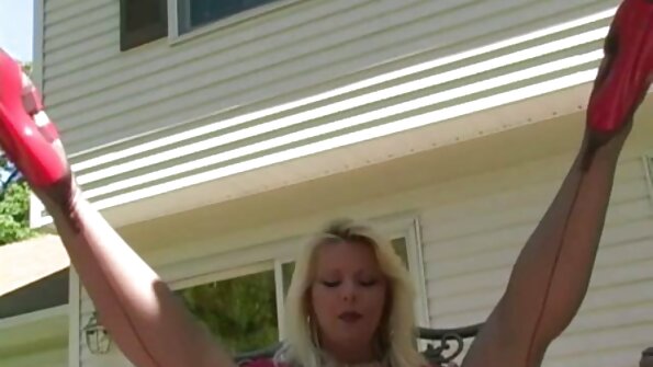 Wir gingen von den nervigen Eltern im Badezimmer weg sexfilme mit ältere frauen und ich steckte es mir in den Mund